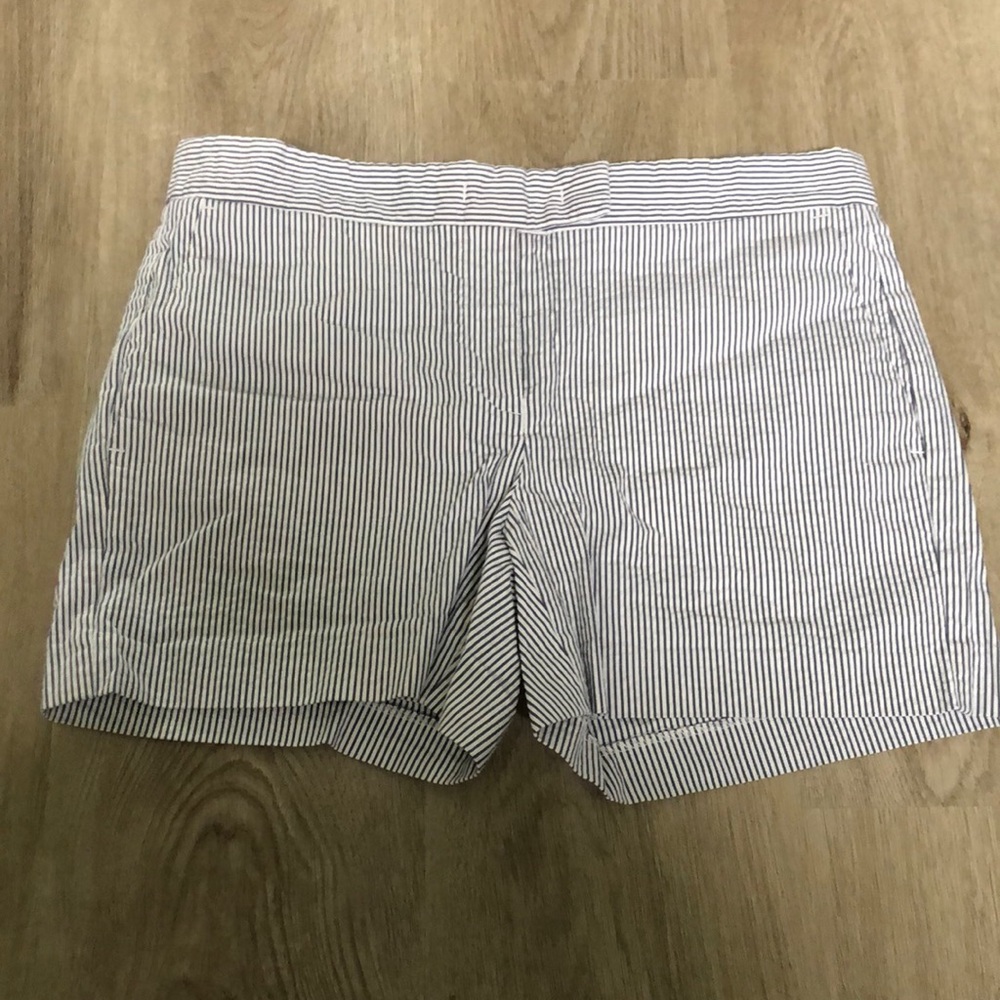 Ann Taylor, denim shorts, light wash, stripes, blue, size 4